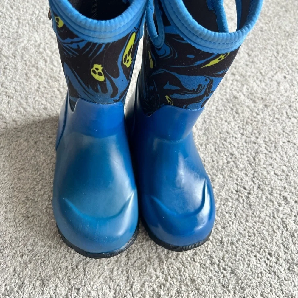 Bogs Kids Size 11 York Waterproof Boots - Spooky Skull Print Pull On Winter Snow